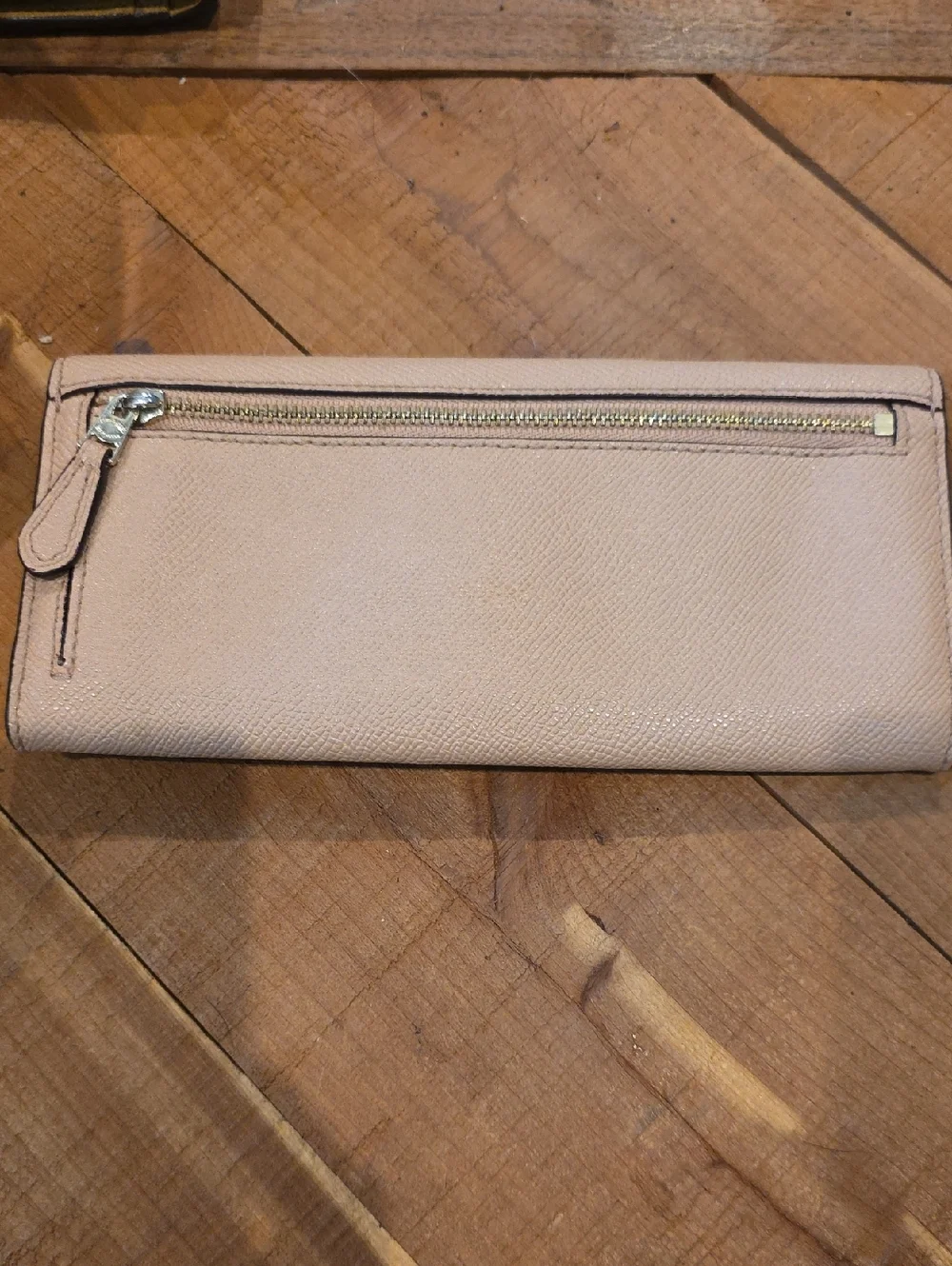 Coach Delicate pink slim wallet